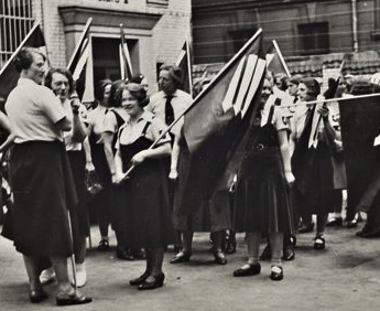 Photo of Iron Front Women's League demonstration.